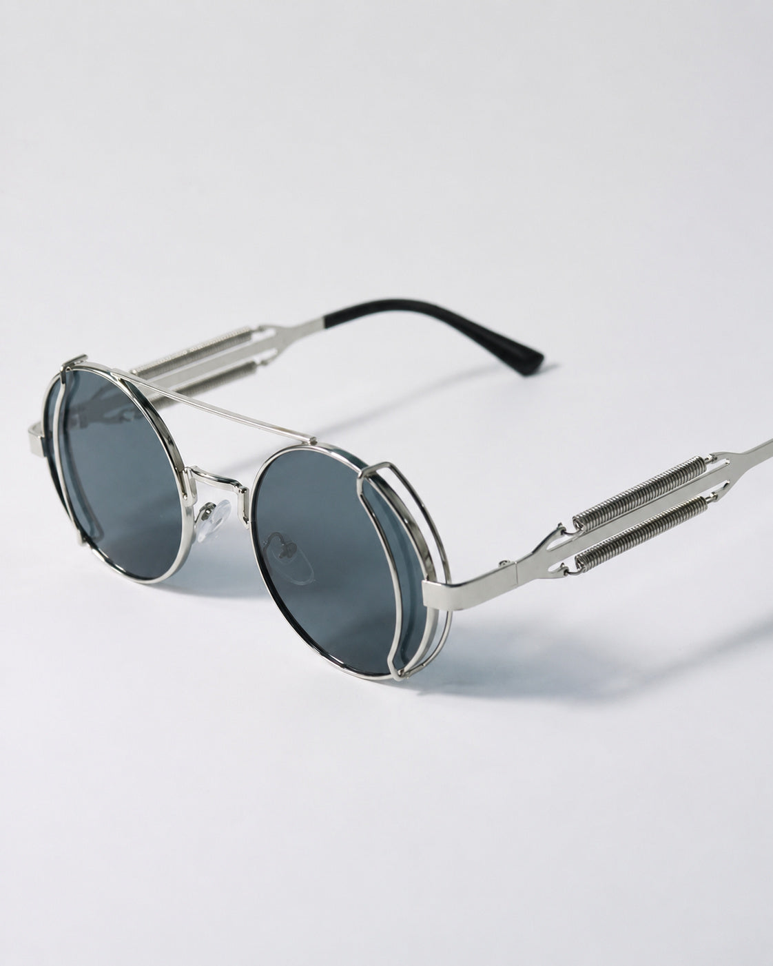 Red Round Metal Sunglasses