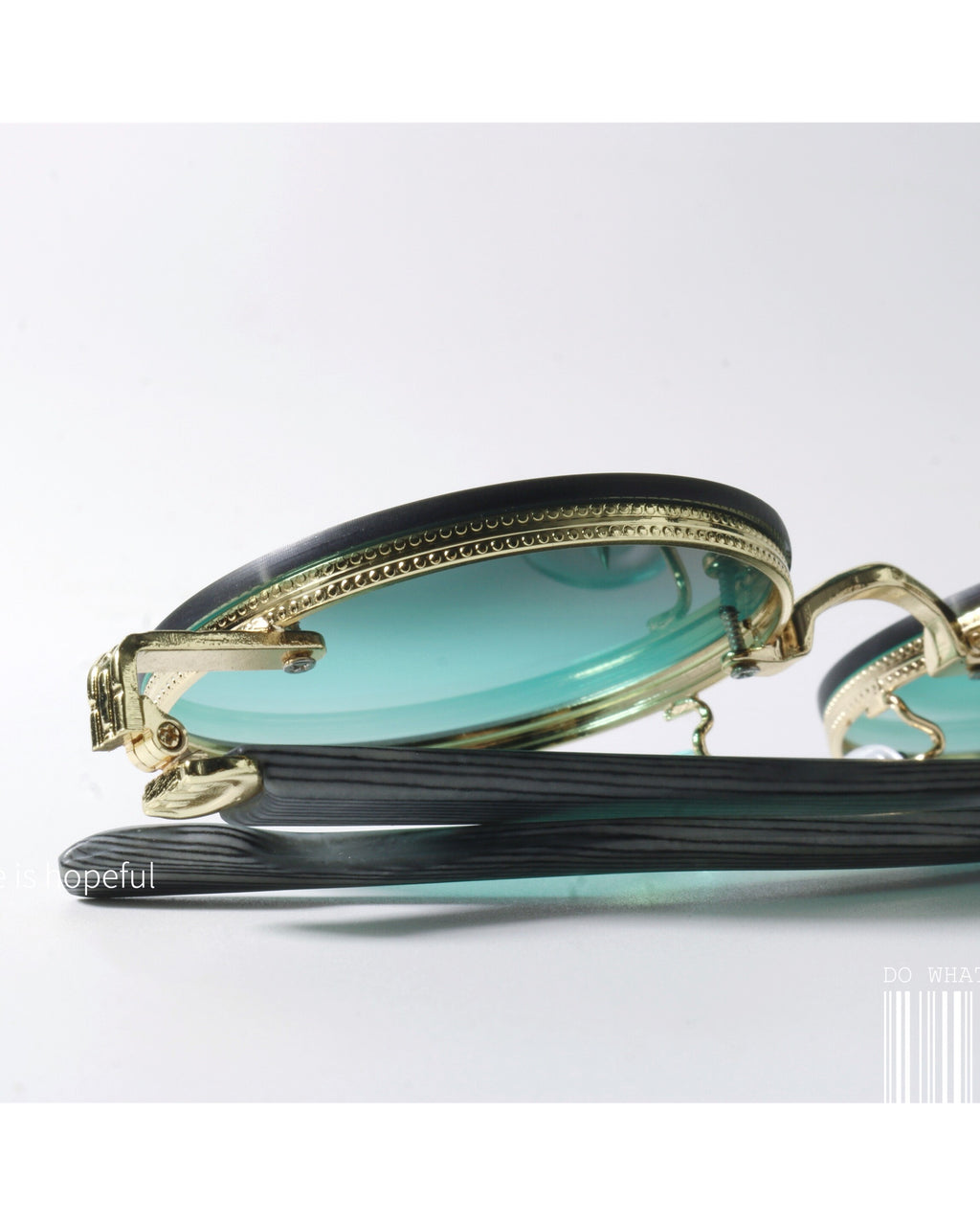 Retro Round Jade Woodgrain Shades