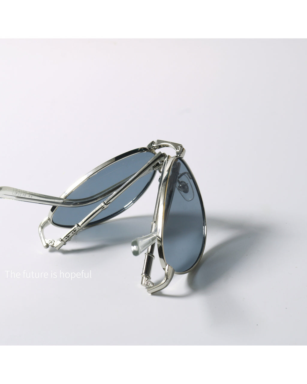 Fold-and-go Metal Cat-eye Shades