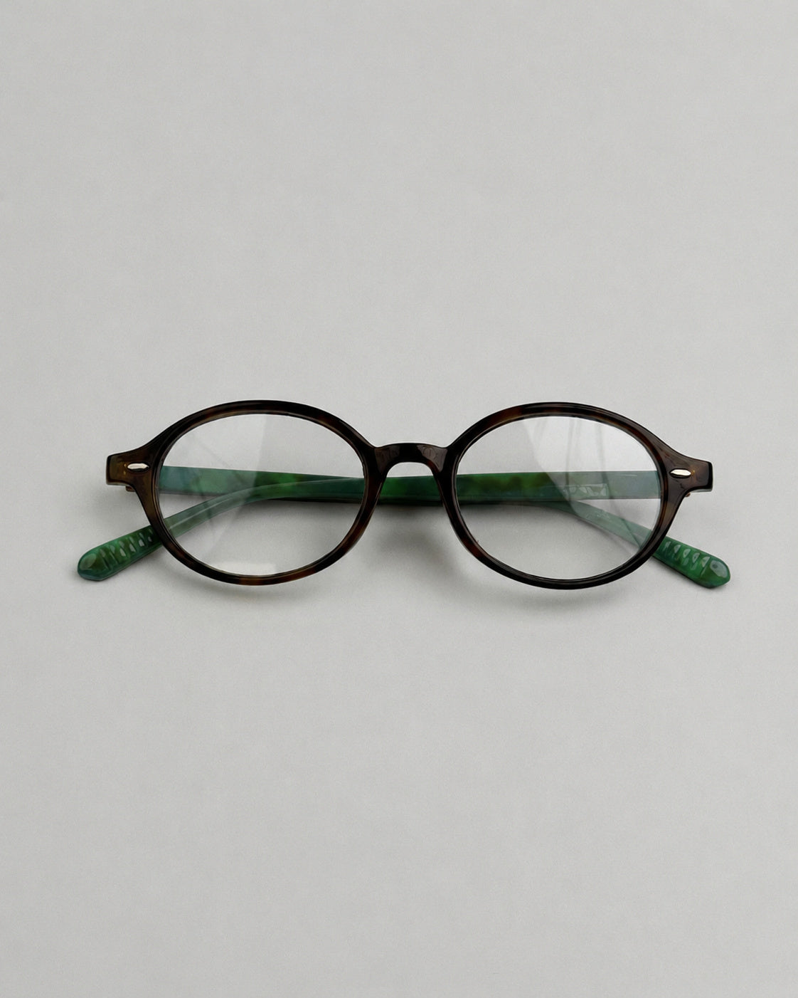 Featherlight Oval Retro Glasses