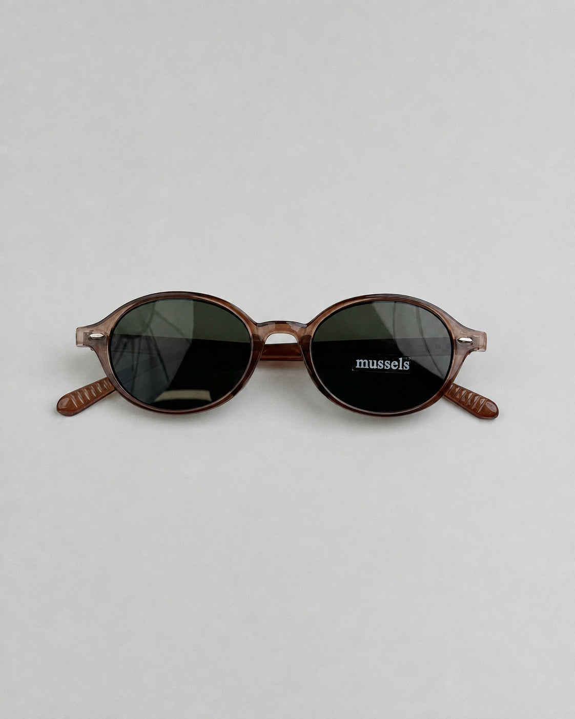 Featherlight Oval Retro Glasses