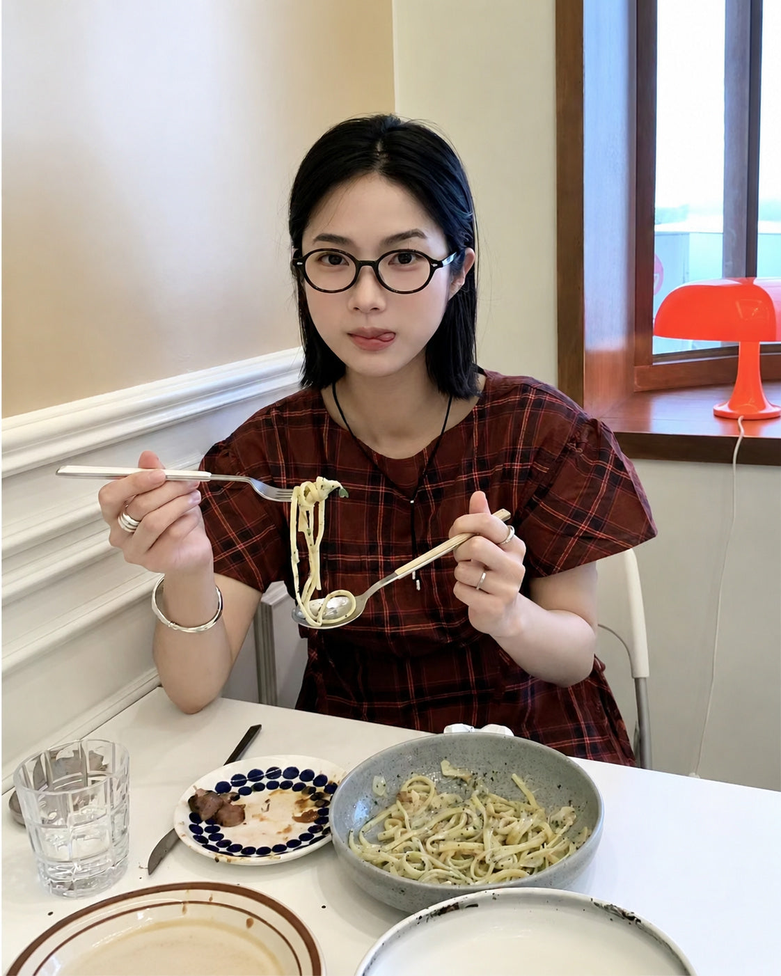 Featherlight Oval Retro Glasses