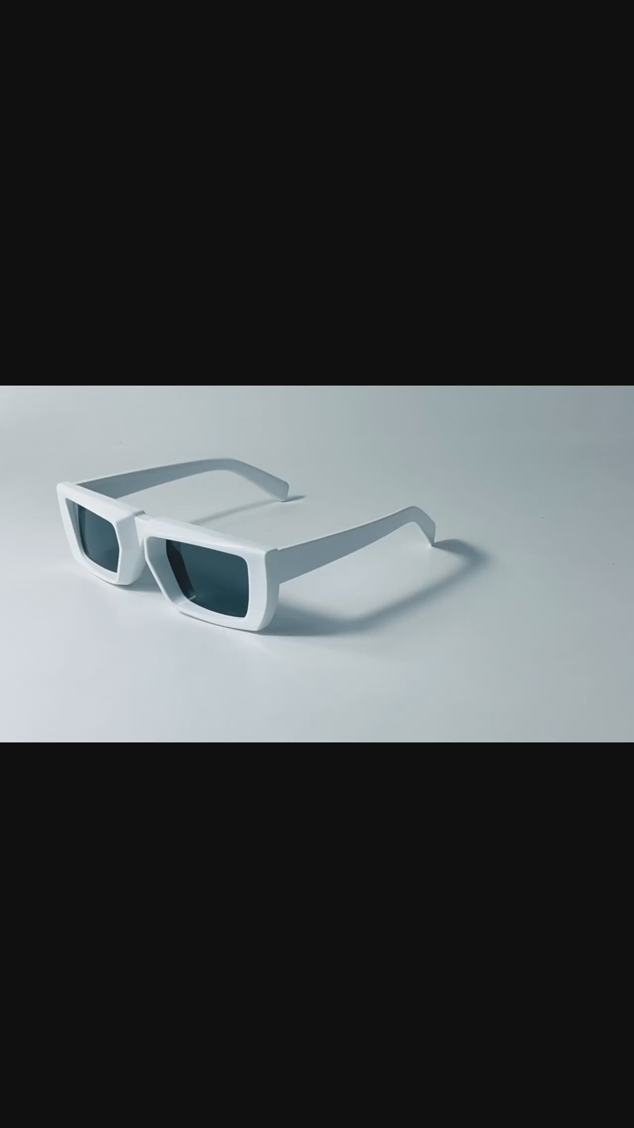 Z1986|V|01|Chunky Square UV400 Shades