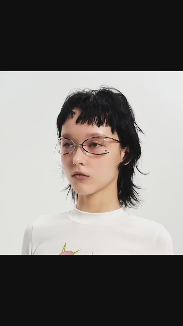 Slim Oval Metal Sunglasses | Zoriae product video | 2607170136445652_en_01