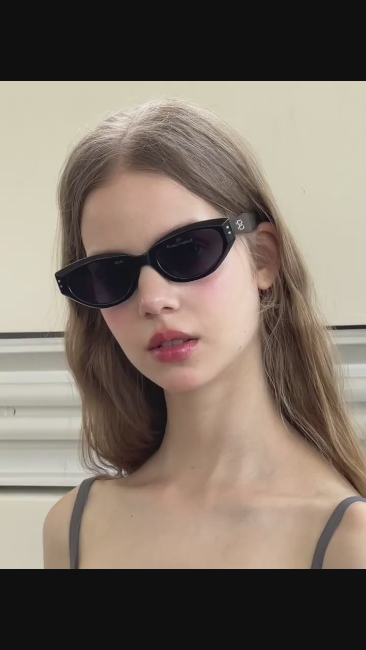 Retro Cat-eye Shield Sunglasses | Zoriae product video | 2607170066445652_en_01